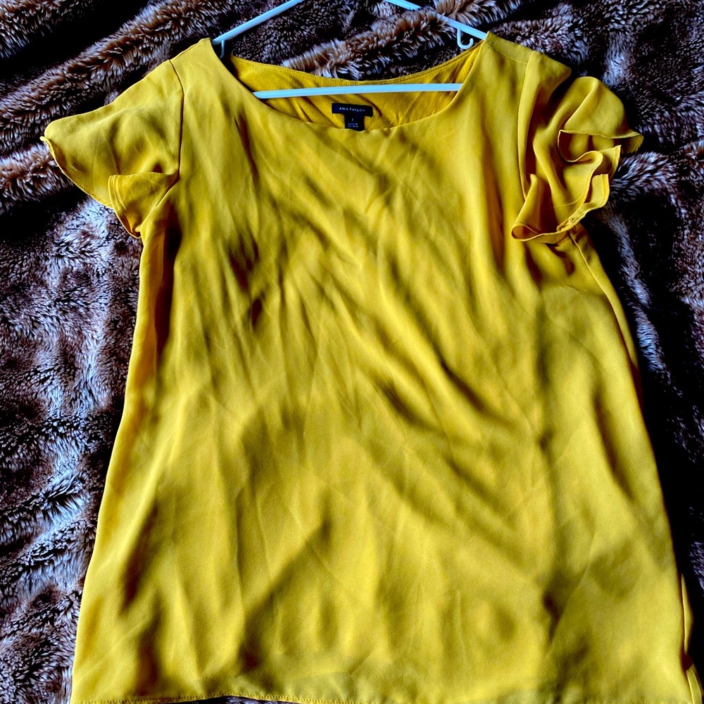 ANN TAYLOR MUSTARD TOP